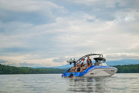 Катер Yamaha 222XD